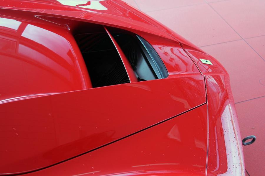  Ferrari LaFerrari 2015 года  (фото 26 из 56)